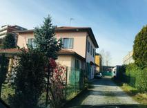 BILOCALE CON TERRAZZO N VIA LARIO in Vendita