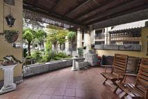 VILLA A SCHIERA IN VIA BORGAZZI in Vendita