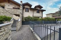 Villetta a schiera di testa in Vendita